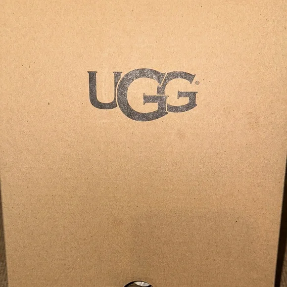 EUC UGG Cozy Tan Shearling Slippers - Picture 4 of 4